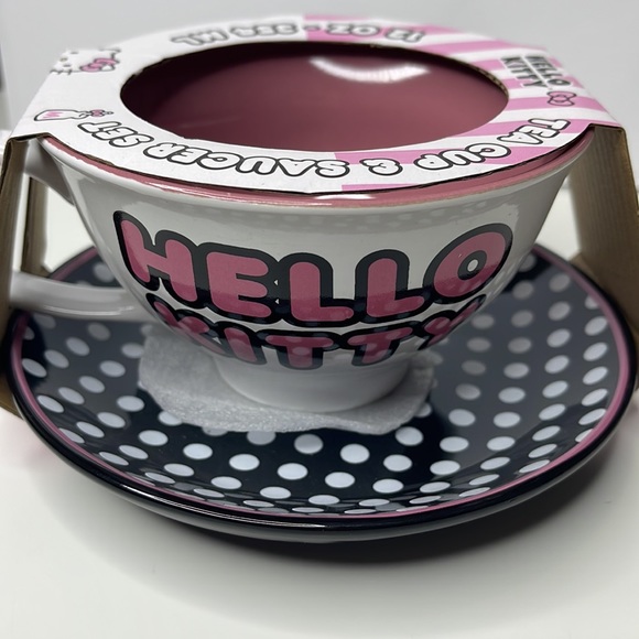 New Hello Kitty Tea cup & saucer set 12oz - Picture 13 of 16